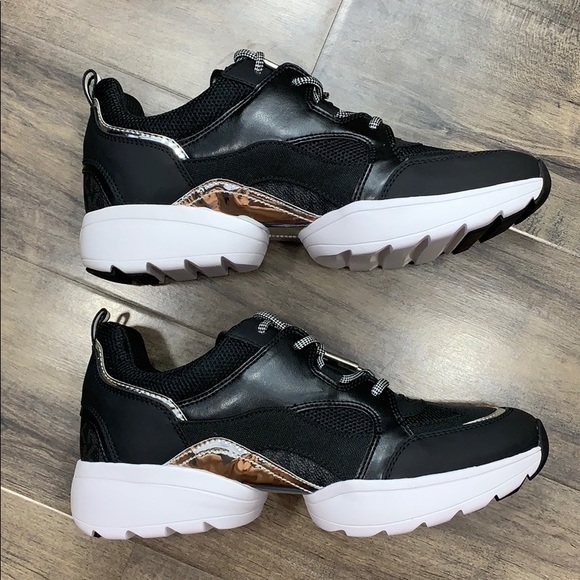 MICHAEL KORS OCTAVIA TRAINER TECH CANVAS BLACK - Picture 9 of 16